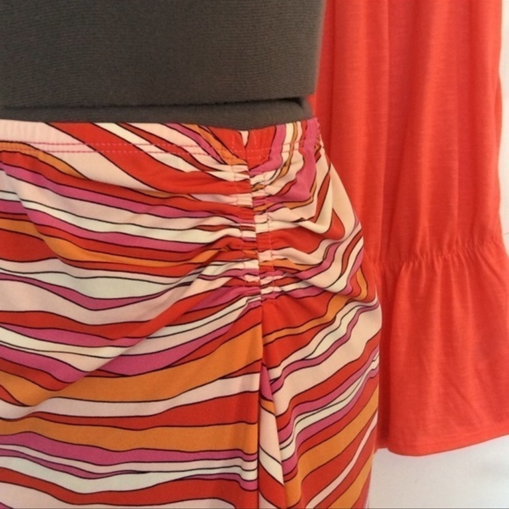 BCBGMAXAZRIA Vintage Sexy & Flirty Multi-Color Stretchy Skirt! Size XS - Picture 3 of 7